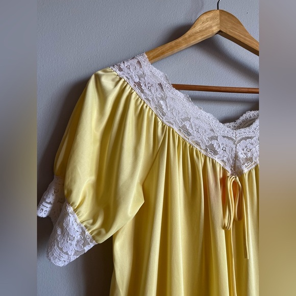 Vintage nightgown - Picture 4 of 4